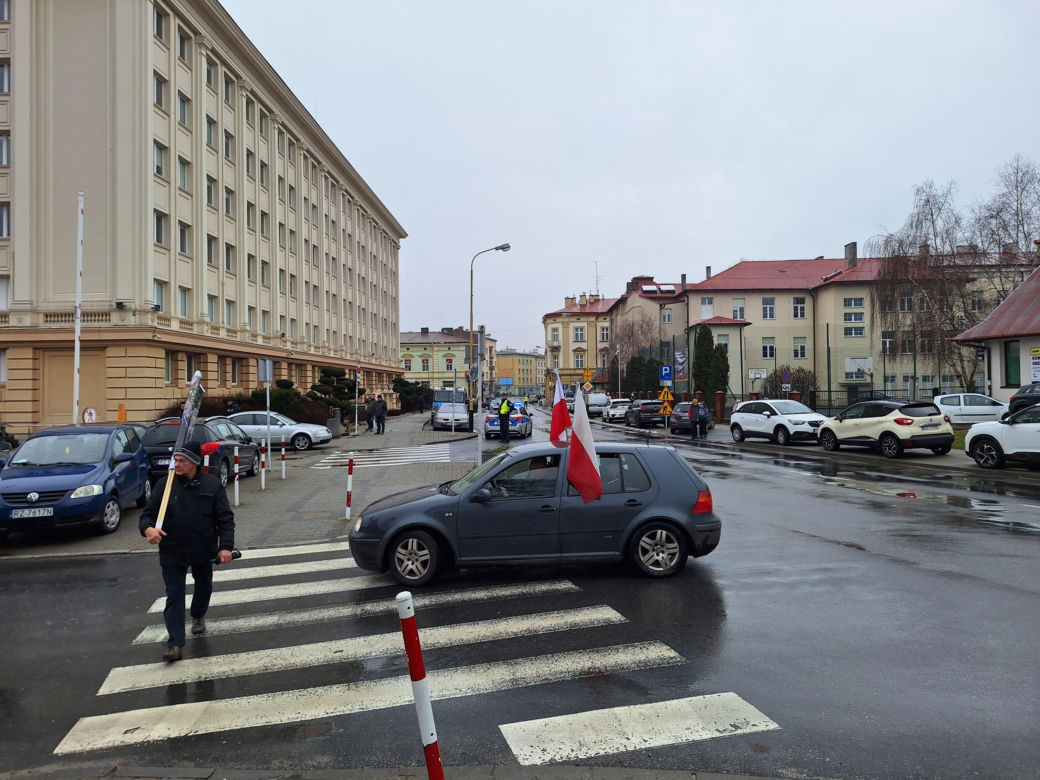 Rolnicy w Rzeszowie wyjechali na ulice. Trwa strajk generalny 