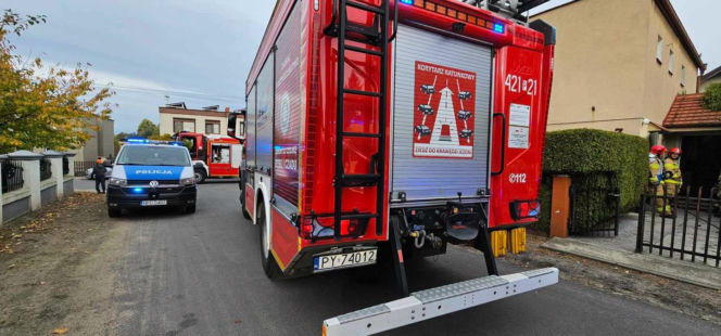 Potężny wybuch w domu. Okno wyleciało z budynku, w środku był senior