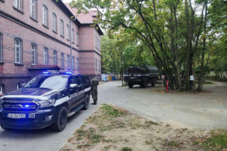 Saperzy znów w Kościanie. Przeczesywali teren przy Centrum Neuropsychiatrycznym [ZDJĘCIA]
