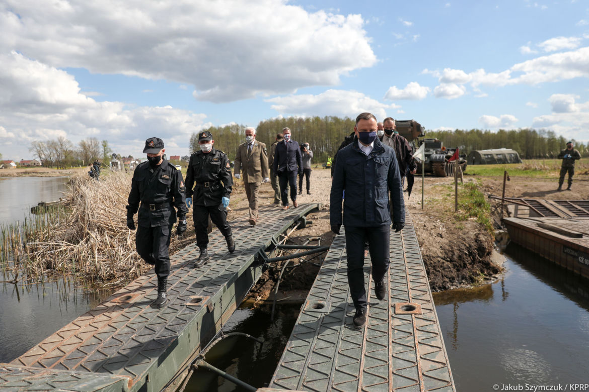 Prezydent nagrodził strażaków, którzy gasili Biebrzański Park Narodowy