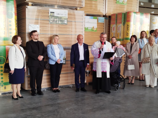 Fabryka drewnianych domów modułowych w Jagodnem już po oficjalnym otwarciu! Firma inwestuje w rozwiązania ekologiczne