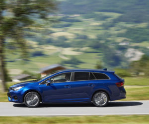 Toyota Avensis Touring Sports lifting 2015