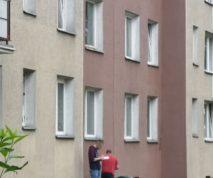 4-latek wypadł z 4 piętra