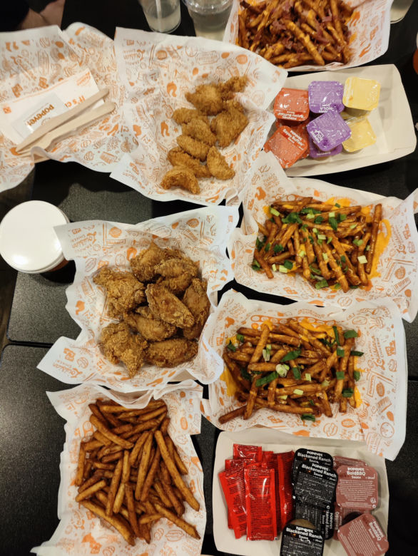 Otwarcie Popeyes w Galerii Katowickiej. Tak restauracja wygląda od środka