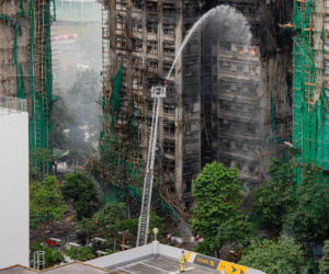 Hongkong / Pożar wieżowców. Liczba ofiar wzrosła już do 44.