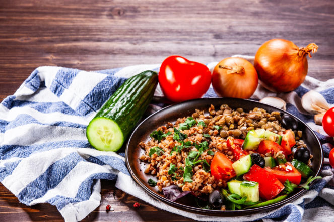 Regeneracja wątroby po lekach. Zapomnij o detoksach, postaw na te tanie produkty z kuchni