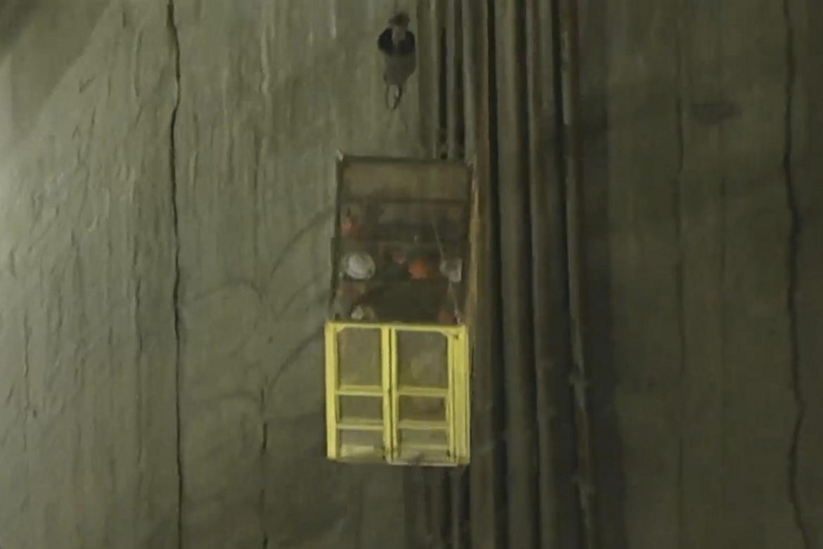 Zawalił się tunel, 31 robotników uwięzionych! Szokujący finał 
