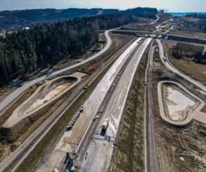 Najwyższa estakada w Polsce powstaje na S19 Babica Jawornik. Na plac budowy prowadzą serpentyny