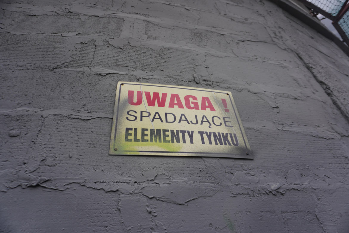 Zabytkowe kamienice mają ślady rozbiórki