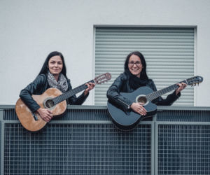 Gitarowy Rekord Guinnessa. Gitarzyści na balkonach
