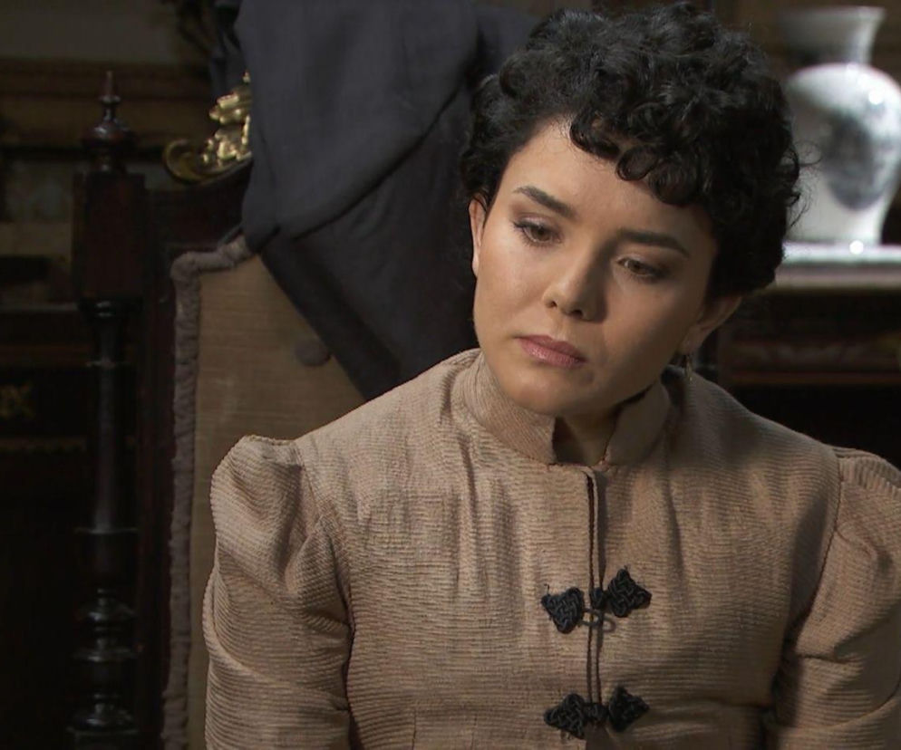 Akacjowa 38, odc. 850 - streszczenie. Blanca zaczyna krwawić i wzywa pomoc