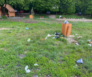 Park Młociński jak wysypisko śmieci
