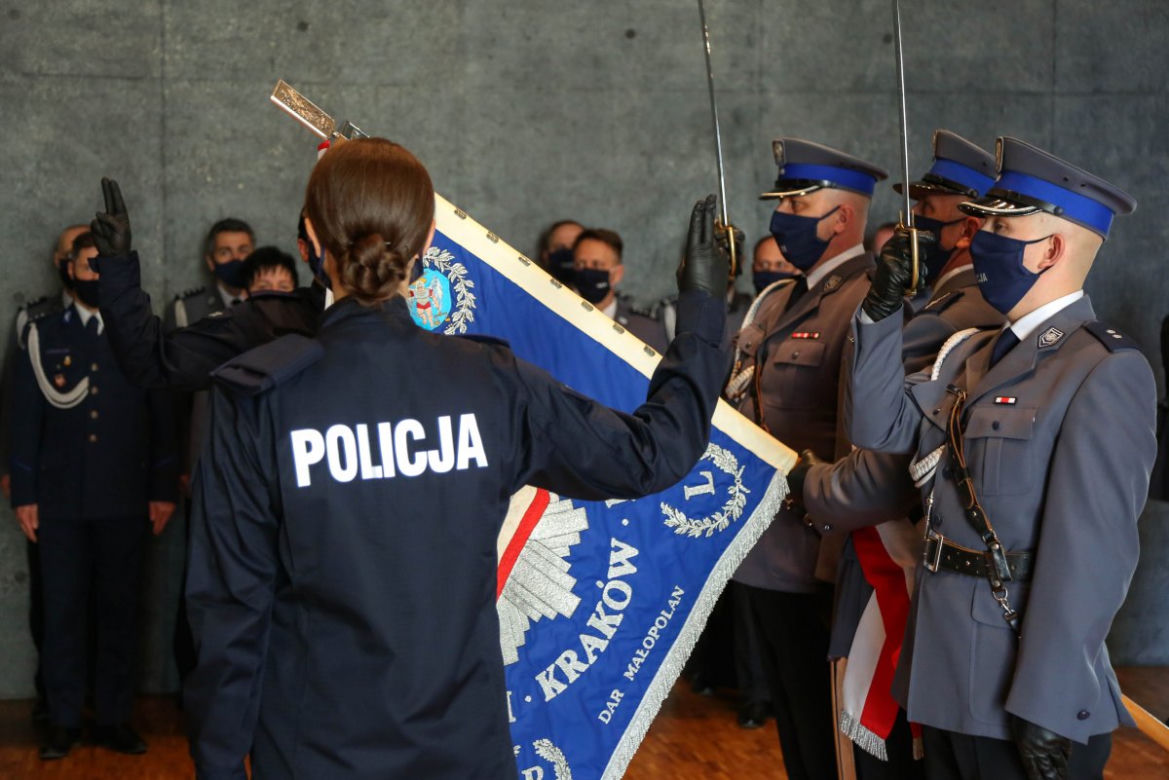 Małopolska ma 30 nowych policjantów. Większość będzie pracować w Krakowie 