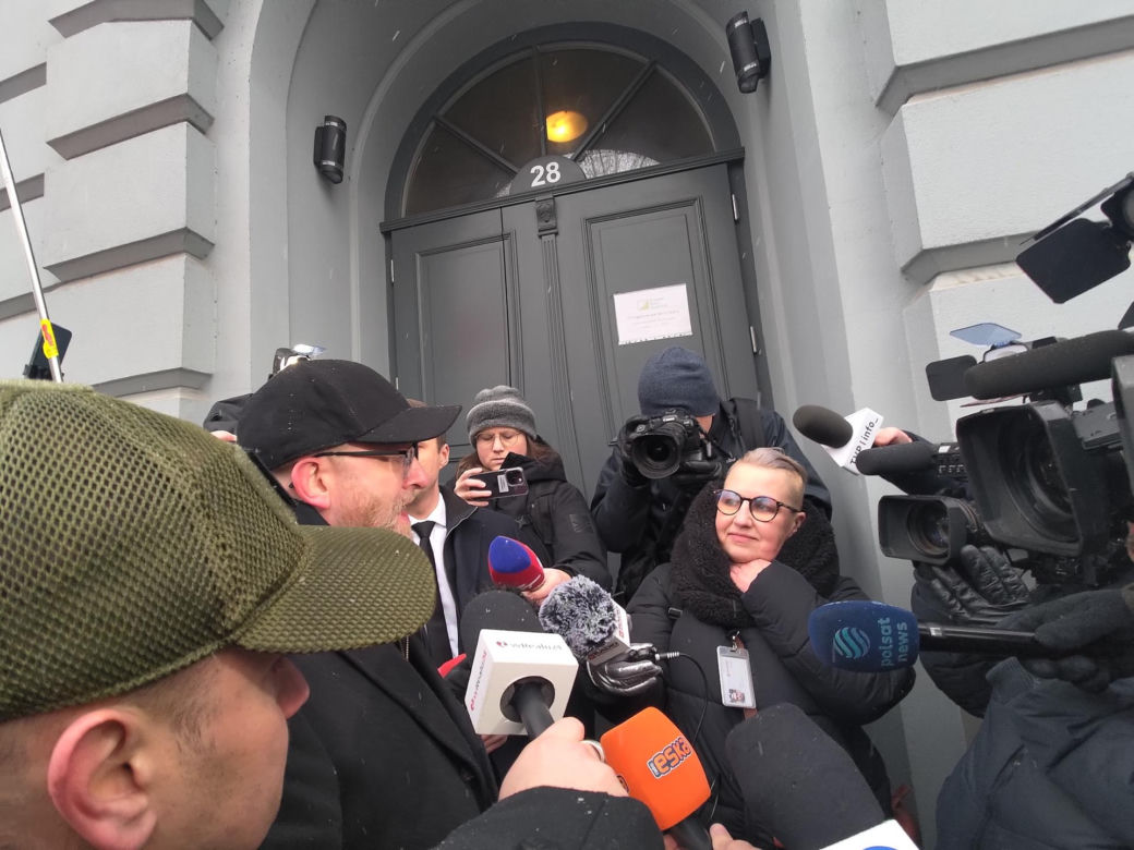 Grzegorz Braun pojawił się w prokuraturze. Nie otrzymał żadnych zarzutów