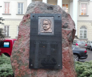 Nowa płaskorzeźba Lech Kaczyński