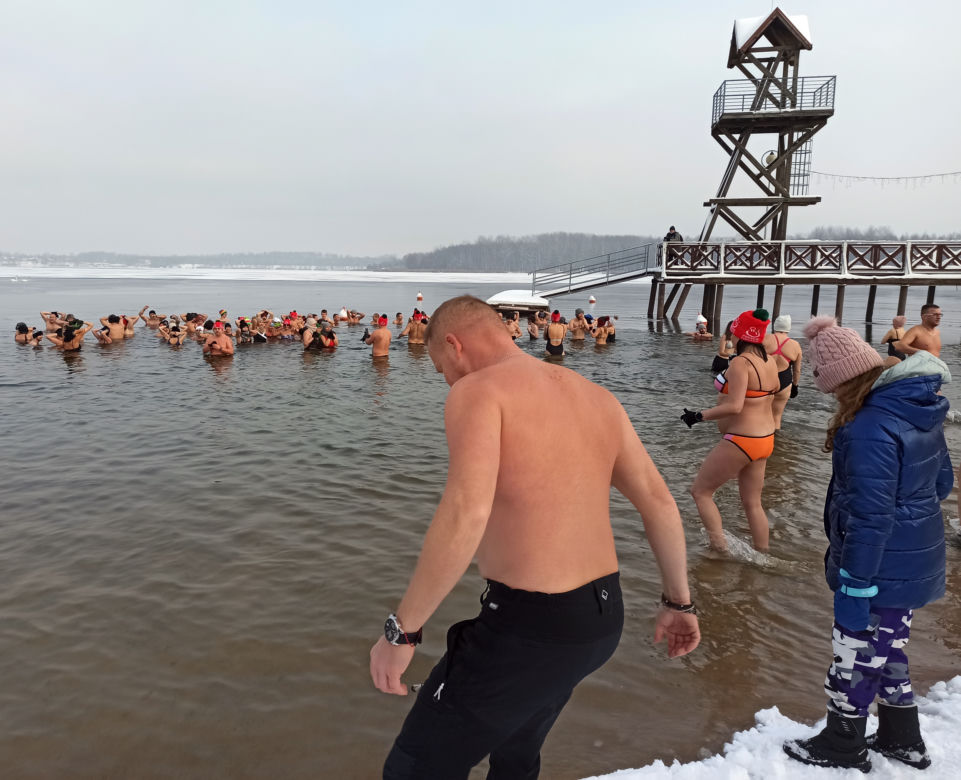 Pogoria morsuje w Dąbrowie Górniczej w mroźną niedzielę