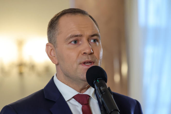 Demontaż okrągłego stołu w Pałacu Prezydenckim