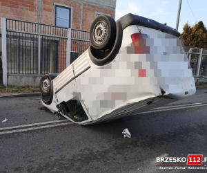 Wypadek na skrzyżowaniu w Brzesku! Droga całkowicie zablokowana!