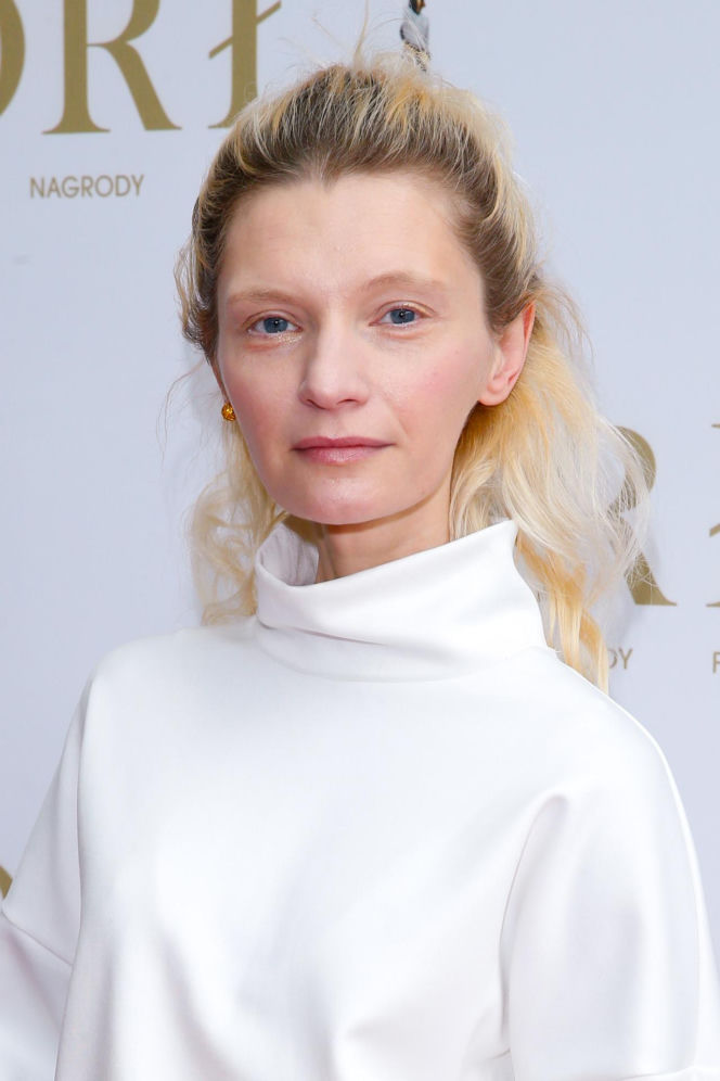 Agata Buzek kiedyś wyglądała zupełnie inaczej. Tak zmieniała się przez lata