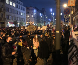 Protest kobiet w Katowicach. Tłumy strajkują przeciwko zakazowi aborcji