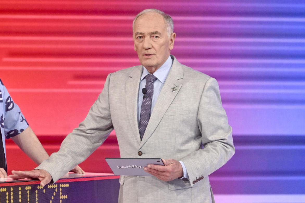 Karol Strasburger od lat prowadzi "Familiadę". Wprost przyznał, czy miał dosyć tego programu!