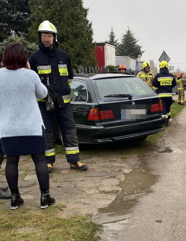 Chciała kupić samochód. Pijana w sztok rozbiła się na płocie w czasie próbnej jazdy