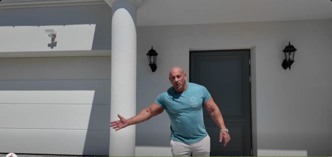 Robert Burneika sprzedaje willę