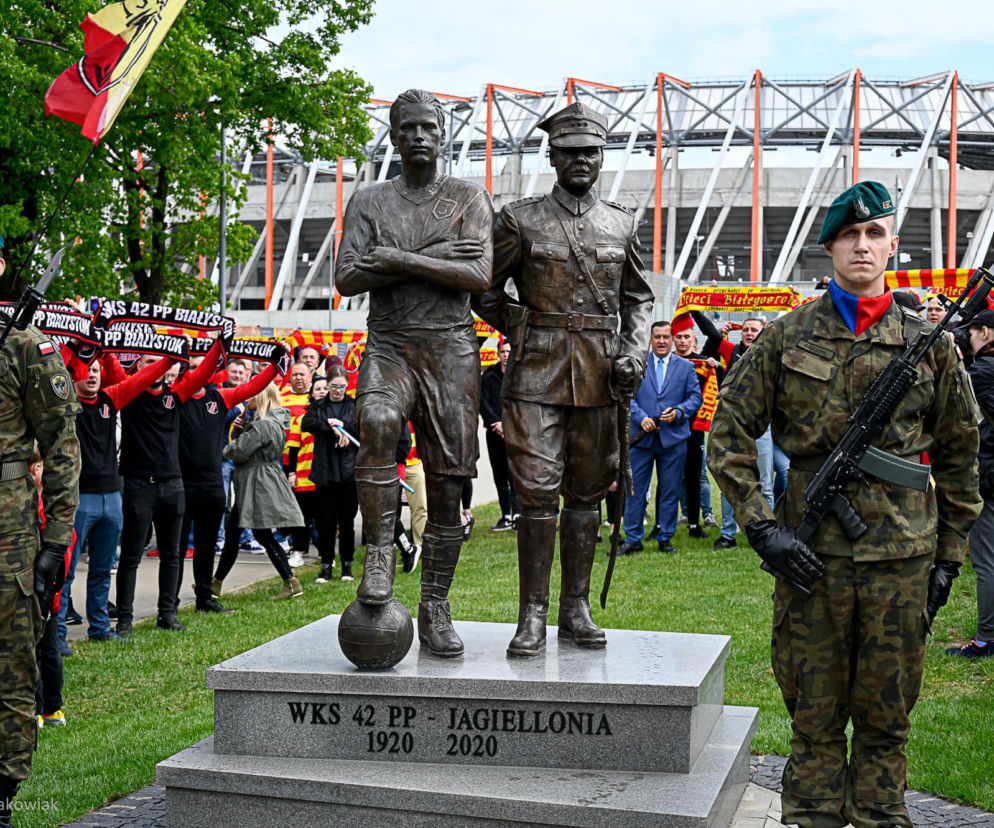 Odsłonięty został pomnik żołnierzy 42. Pułku Piechoty,