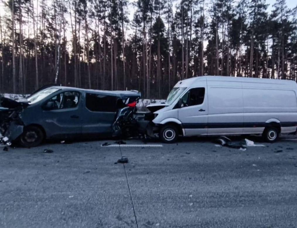 Zderzenie trzech pojazdów na S8. Są zabici i ranni! „Droga jest kompletnie zablokowana”