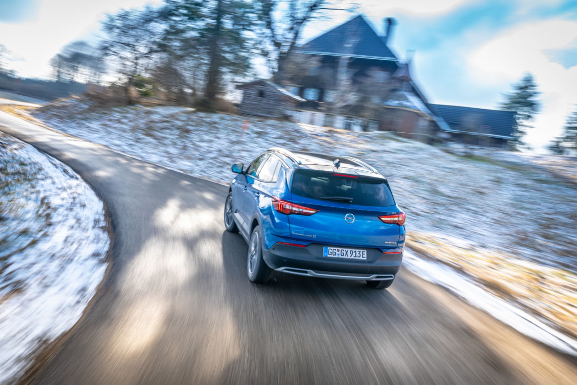 Opel Grandland X Hybrid4 1.6 Turbo A8 300 KM AWD