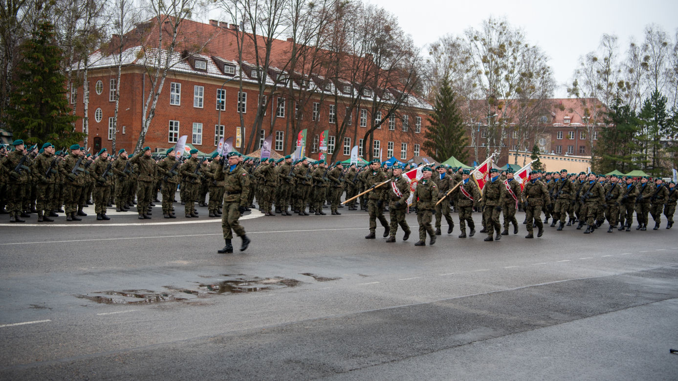 Olsztyn. Ponad 400 żołnierzy złożyło przysięgę. W uroczystości wziął udział szef MON [ZDJĘCIA]