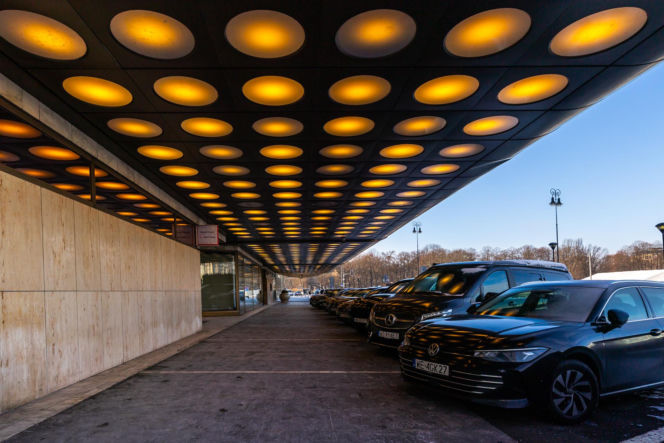 Hotel Sofitel (dawny Hotel Victoria) przy Placu Piłsudskiego w Warszawie