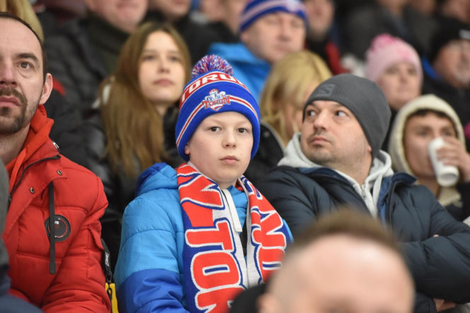 KH Energa Toruń - Unia Oświęcim 2:1! Zdjęcia kibiców i zawodników obu drużyn