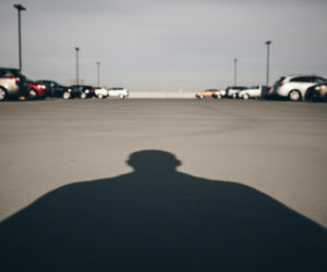 Właściciel zobaczył złodzieja w swoim aucie. Jak daleko zdołał uciec, nim został powstrzymany?