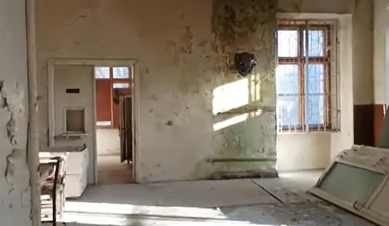 Pałac Krzysztofa Rutkowskiego obok Głogowa popada w ruinę