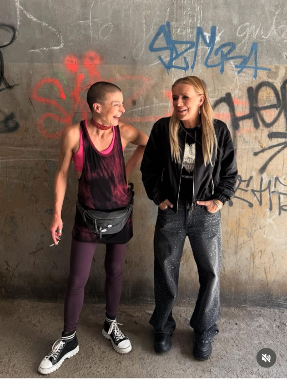 Pierwsza miłość. Dominika (Aneta Zając), Karma (Monika Dawidziuk)