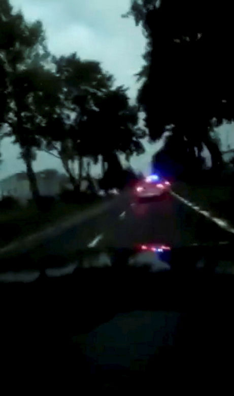 Polscy Bonnie i Clyde zatrzymani pod Sierpcem! W trakcie pościgu próbowali przejechać policjanta [ZDJĘCIA].