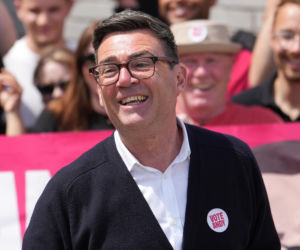 Andy Burnham został w poniedziałek 59. premierem Wielkiej Brytanii - potwierdził Pałac Buckingham