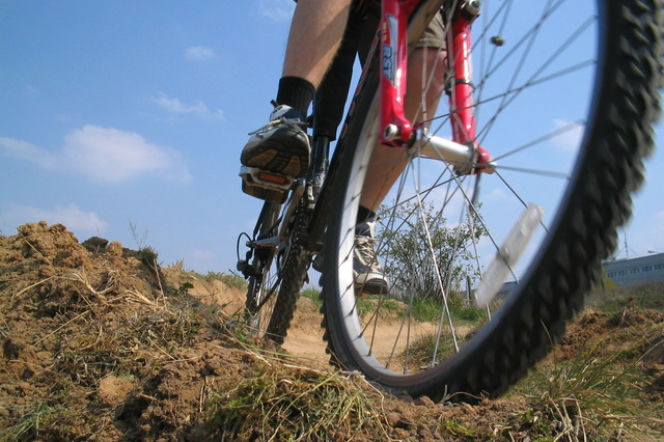 Rowerzyści w Polsce nie będą mogli słuchać muzyki podczas jazdy!
