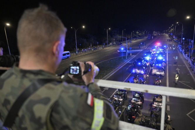 Nocna próba defilady wojskowej w Warszawie