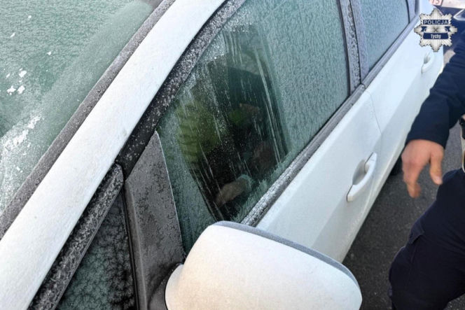 Jazda nieodśnieżonym samochodem jest niedozwolona