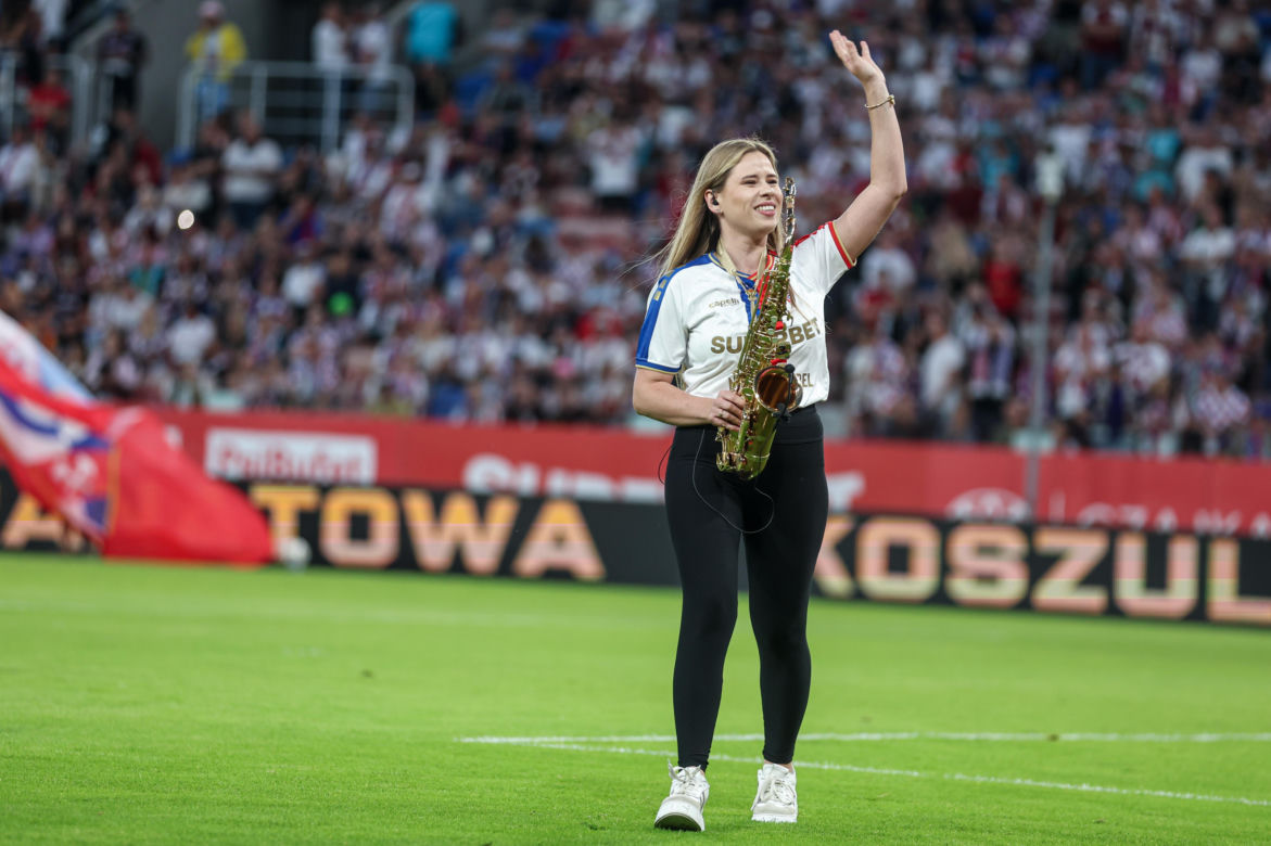 Górnik Zabrze - Termalica Nieciecza. Niesamowita atmosfera na Arenie Zabrze! Kibice Górnika dopingują swoją drużynę
