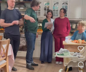 M jak miłość na planie. Agnes (Amanda Mincewicz), Marysia (Małgorzata Pieńkowska)