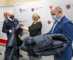 Kurtko-śpiwory dla bezdomnych