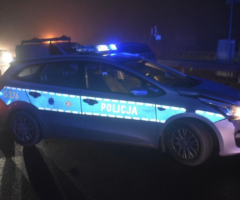 Pijany 17-latek uciekał przed policją. Uszkodził 6 pojazdów, zmusił funkcjonariuszy do manewru PIT