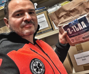 Przestrzelony hełm „Sikora”