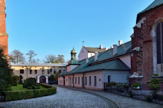 Ogród sióstr klarysek w Krakowie. Jak wygląda ukryty raj przy ulicy Grodzkiej?