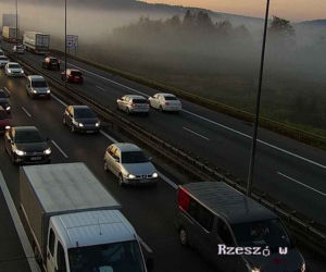 Potrącenie pieszego na autostradzie A4