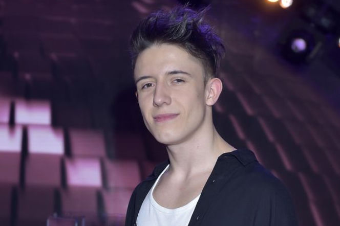Dawid Kwiatkowski tłumaczy się z obozów dla fanek