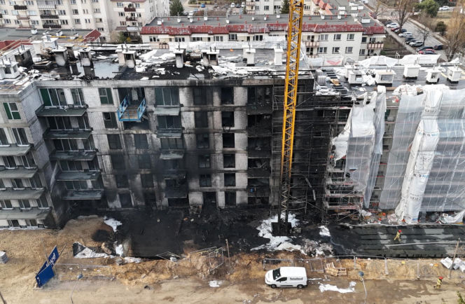 Tak wygląda blok na Białołęce po wielkim pożarze! Potężne straty